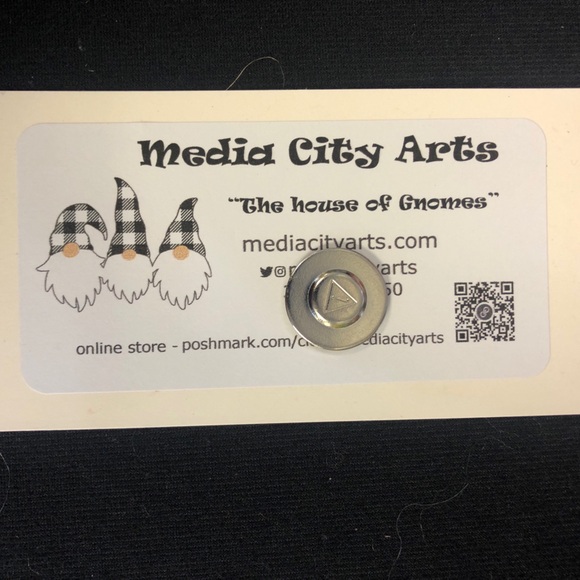 Victorian Gnome Pin Brooch Handmade Gift Guide Bow Magnetic Striped Mauve Girlie - Picture 4 of 4